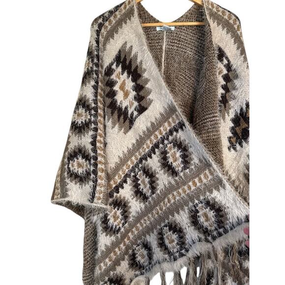 Nostalgia Women's Southwest Sweater Knit Wrap w/ Fringe Hem One Size Multi NWOT - Picture 2 of 8